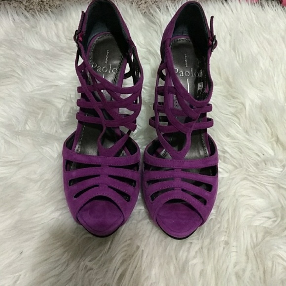 Shoes - Picture 2 of 8